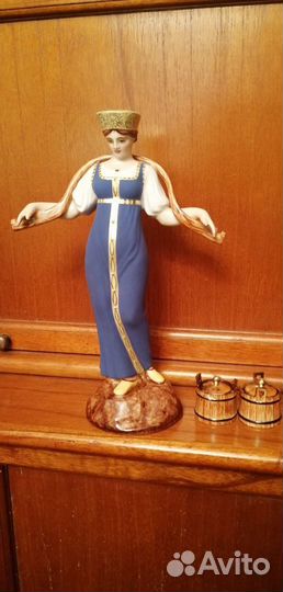 Статуэтки лфз Водоноска, С разбитым кувшином