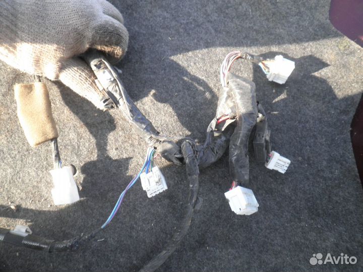 Проводка двери передней левой Nissan X-Trail T31