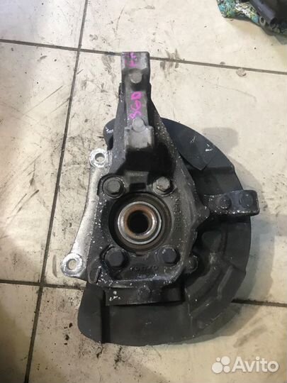 Поворотный кулак прав. перед. Volvo S60