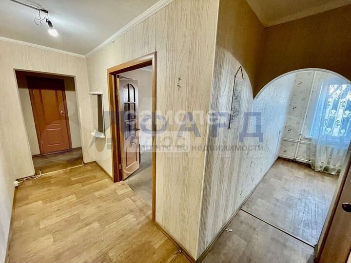 4-к. квартира, 94 м², 1/10 эт.