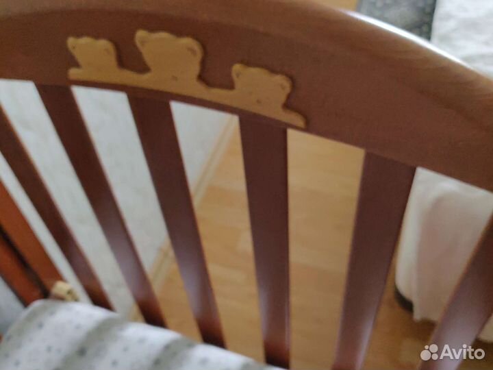 Детская кроватка деревянная с ящиком и матрасом