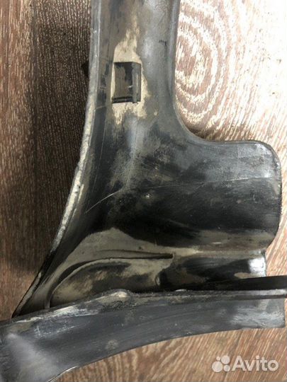 Брызговик задний правый Toyota Corolla Ceres AE100