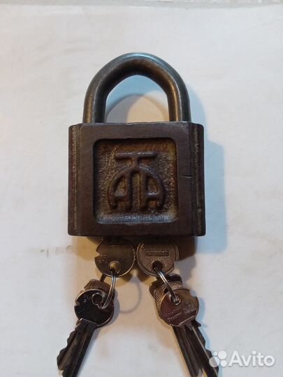 Замок дверной