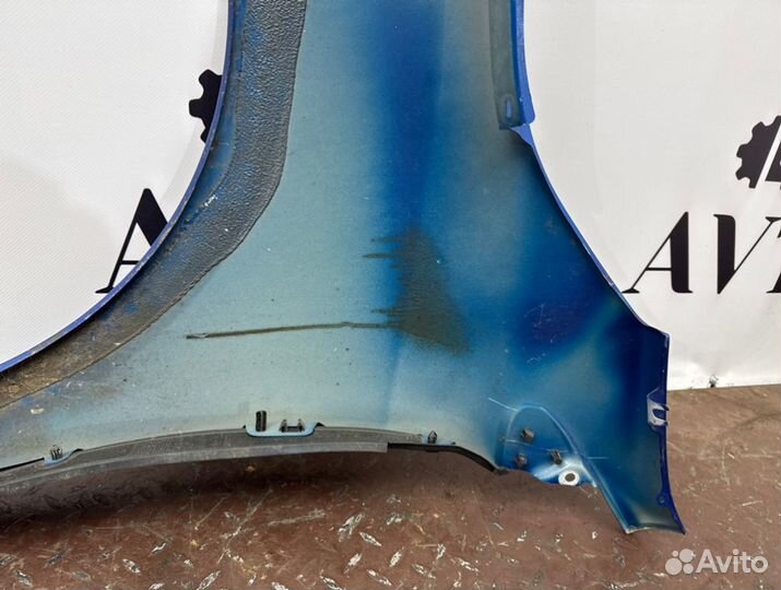 Крыло переднее правое Renault Megane 3