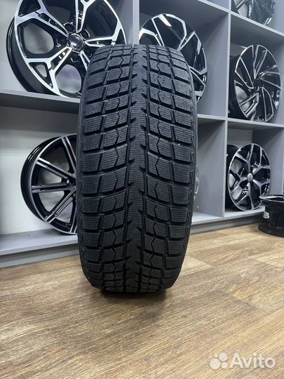 Leao Winter Defender Ice I-15 215/60 R16 99T