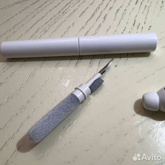 Инструмент для очистки наушников