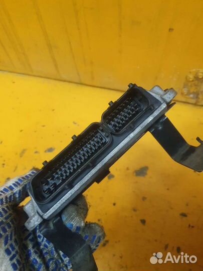 Блок управления двигателем двс 1.8 AGU audi A3