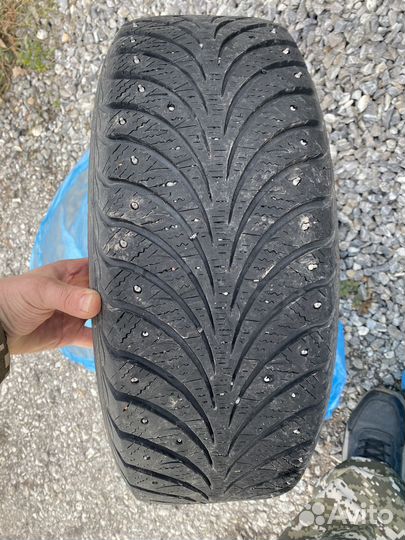 Goodyear UltraGrip 195/60 R15