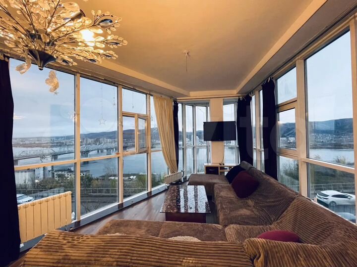 2-к. квартира, 65 м², 3/17 эт.