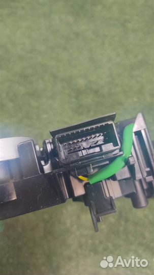 Подрулевой переключатель поворотов Toyota Verso R