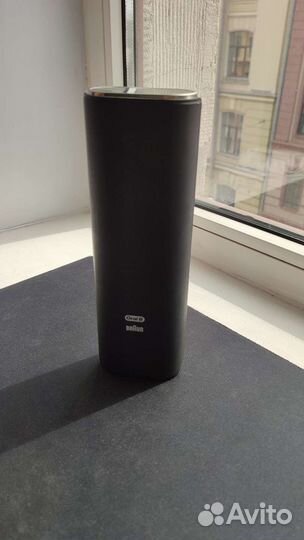 Электрическая зубная щетка Oral-B Pro 7000