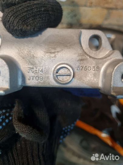 Натяжитель приводного ремня Toyota