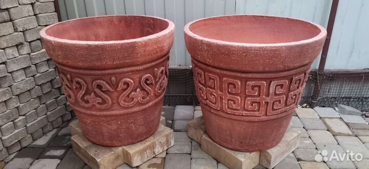 Глиняный горшок для цветов