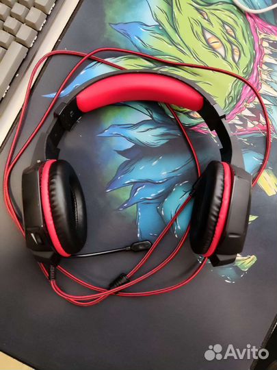 Наушники с микрофоном