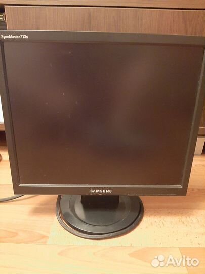 Монитор Samsung