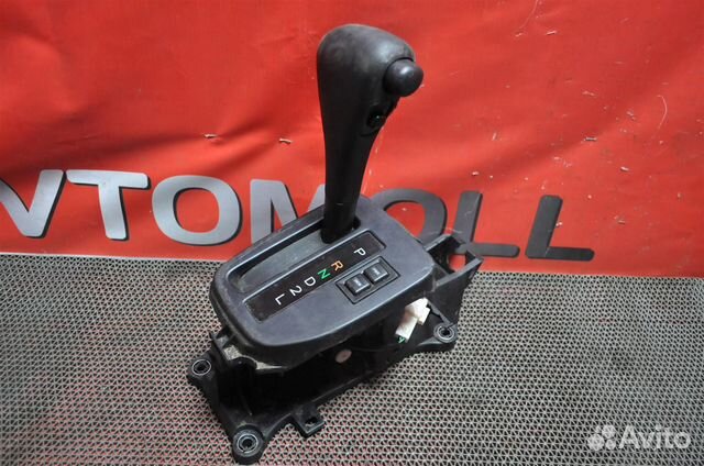 Селектор АКПП toyota avensis ST220