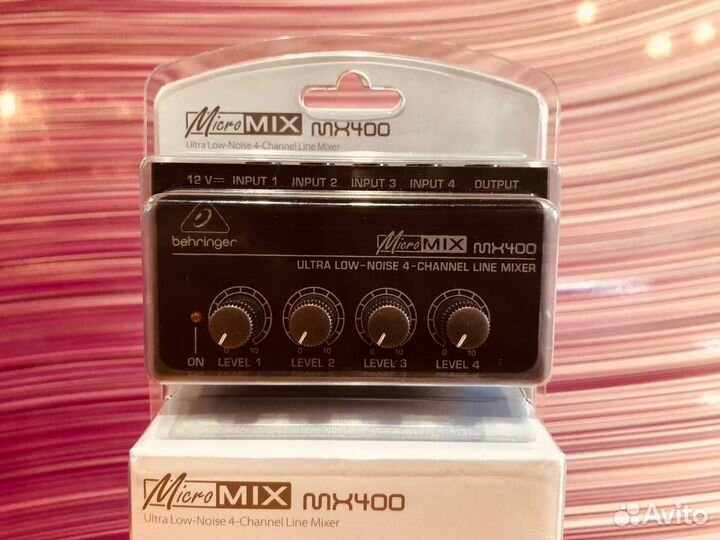 Портативный микшерный пульт Behringer MX400