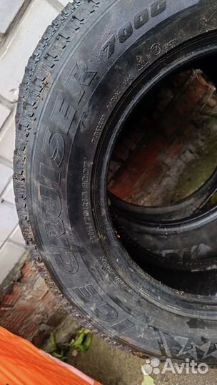 Bridgestone Ice Cruiser 7000 215/70 R16