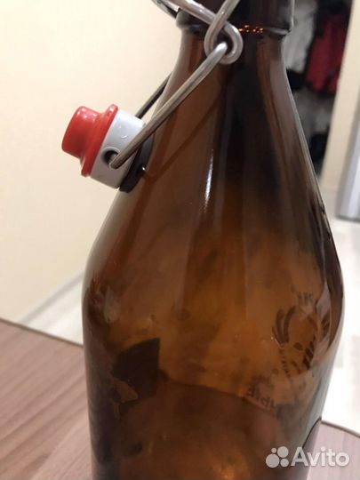 Бутылка с бугельной пробкой