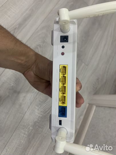 Wifi роутер asus RT-N12 четырехканальный