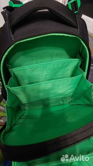 Ранец школьный для мальчика в отличном состояние