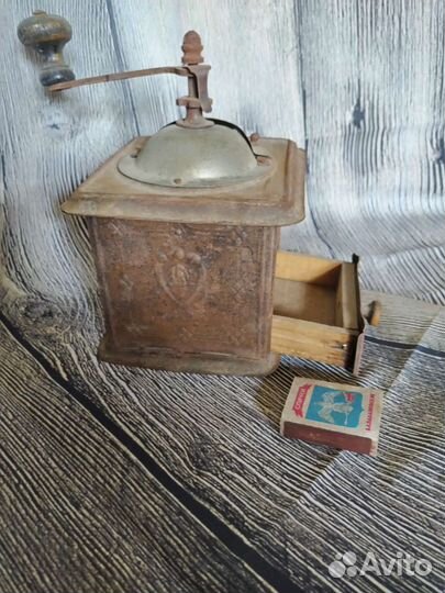 Кофемолка ручная старинная, Франция, винтаж