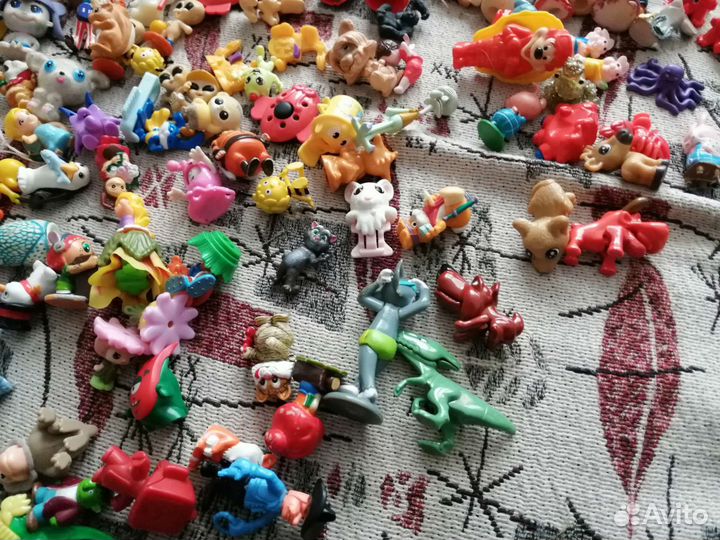 Игрушки из киндера пакетом