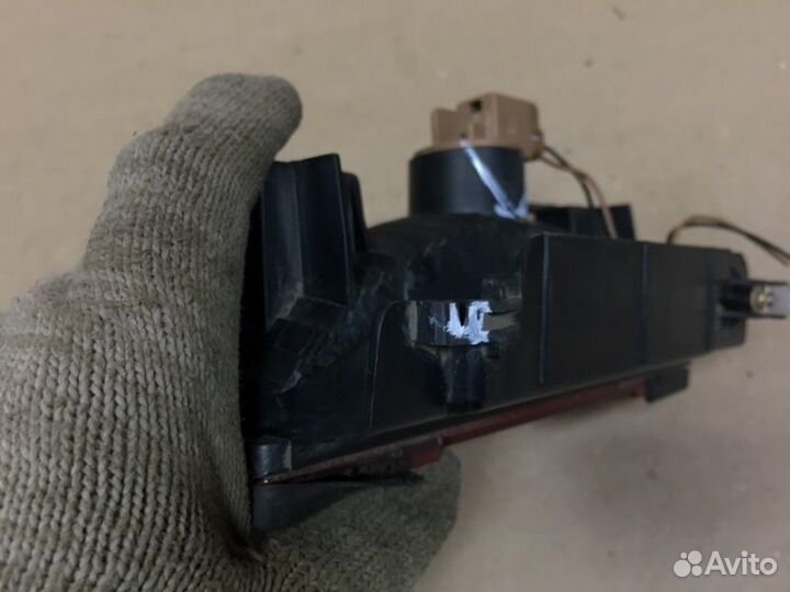 Стоп-сигнал дополнительный Nissan Cube 2