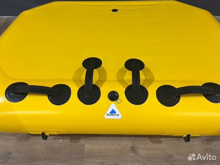 Тюбинг трехместный