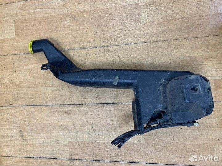 Бачок омывателя Opel Zafira B