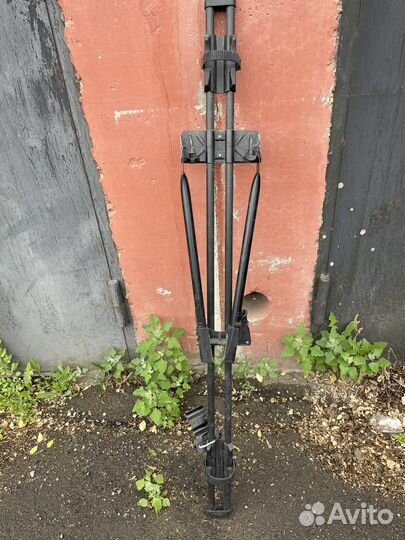 Багажник на рейлинги thule