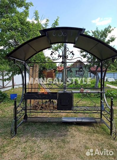 Мангал с крышей