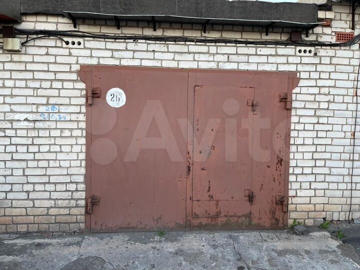 Гараж, > 30 м²