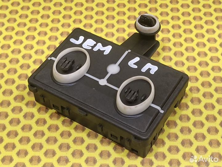 Блок управления двери левый Volkswagen Jetta JEM