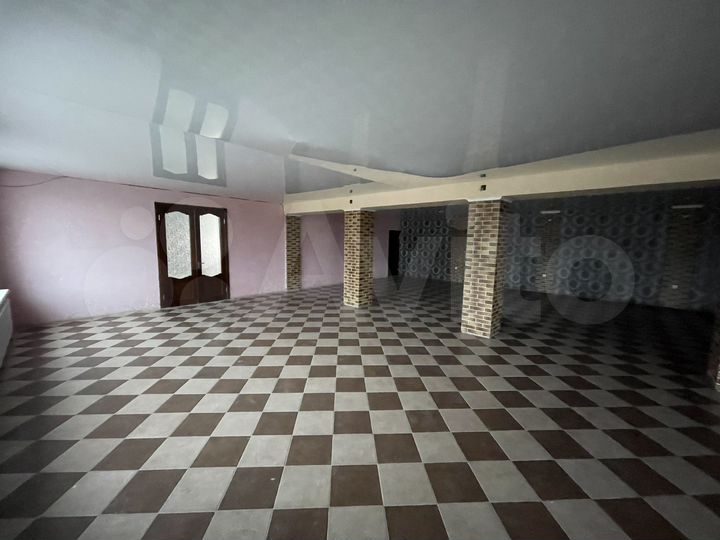 Здание, 358 м²