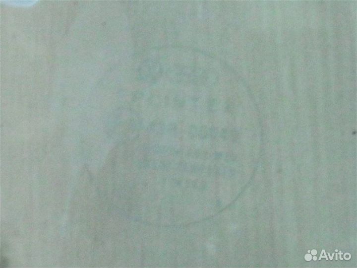 Стекло двери передней правой Volkswagen Golf