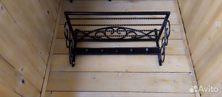 Вешалка настенная