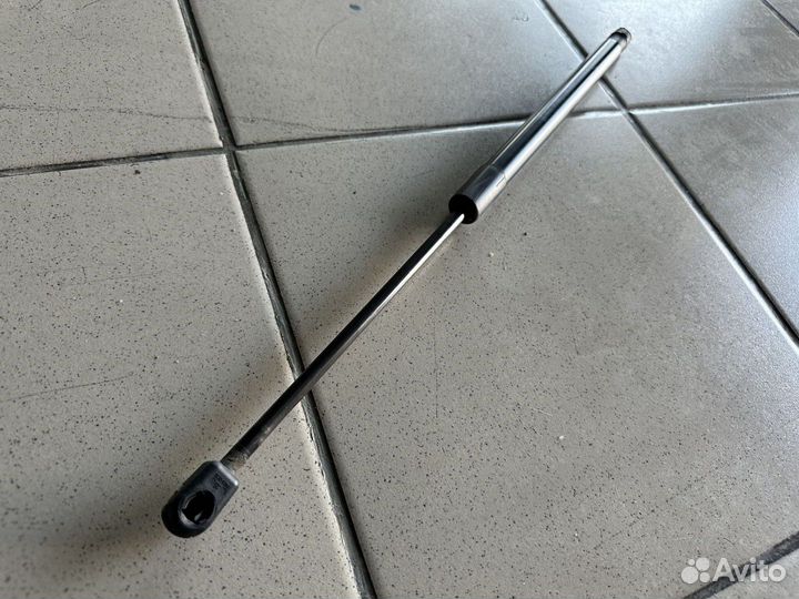 Амортизатор крышки багажника Форд Фокус 2 хэтчбек