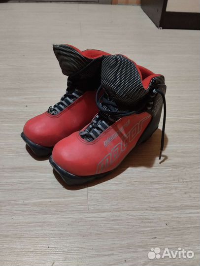 Лыжные ботинки
