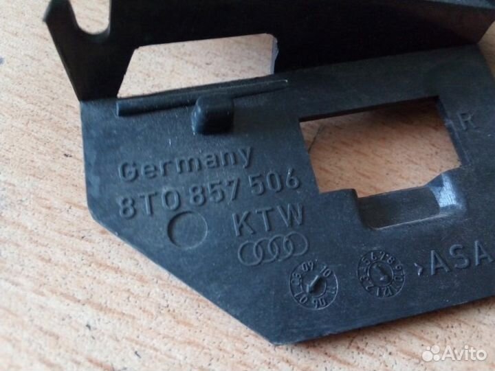 Кронштейн зеркала правый Audi A5 купе 3.2 2008