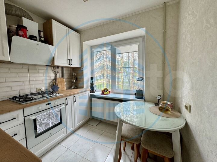 3-к. квартира, 55,6 м², 2/5 эт.