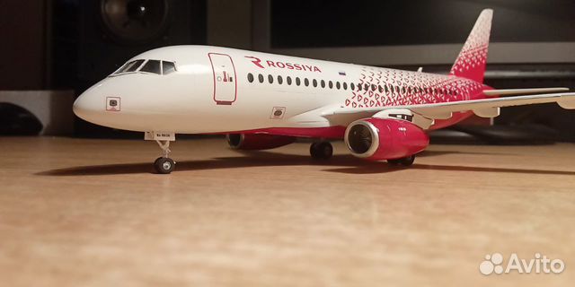 Модель самолёта сухой суперджет 100 все А/К