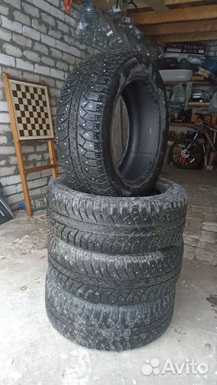 Bridgestone Ice Cruiser 7000S 205/55 R16 91T
