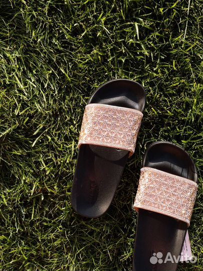 Шлепки новые женские