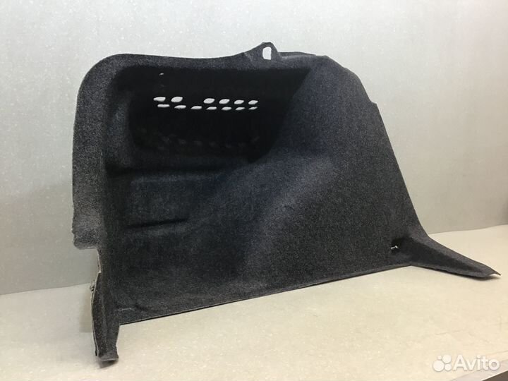 Обшивка багажника Skoda Rapid 2013-2020