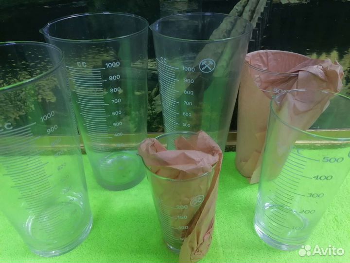 Кувшины, мерный стакан