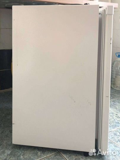 Минихолодильник с морозильной бу