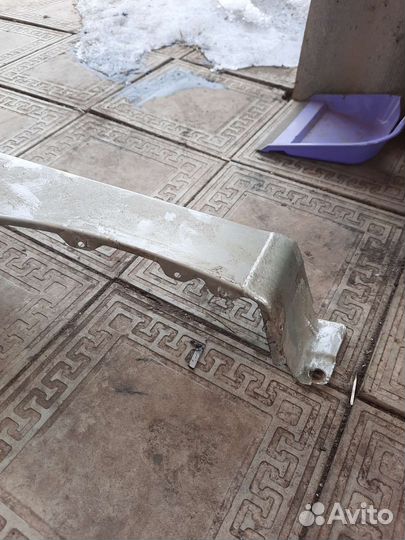 Переднее левое крыло на Renault logan 2