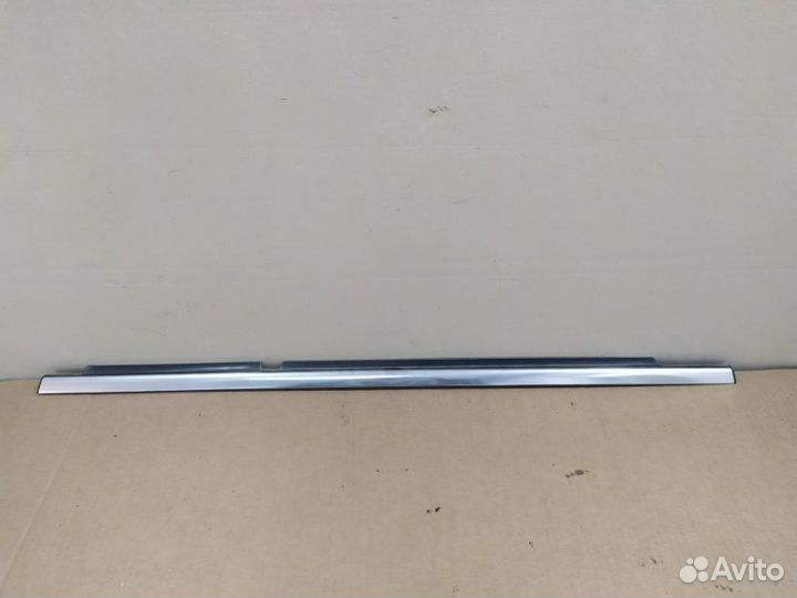 Молдинг двери задний правый Mercedes Glk Х204