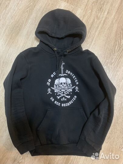 Худи в готическом стиле